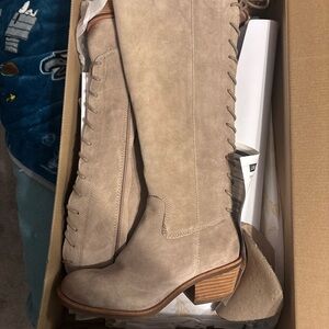 Sofft Women's Lace Up Tan Boots